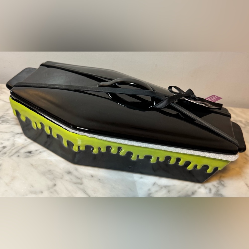 ✨🆕 Rae Dunn Slime Drip Coffin Halloween Green / Black Bakeware Dish